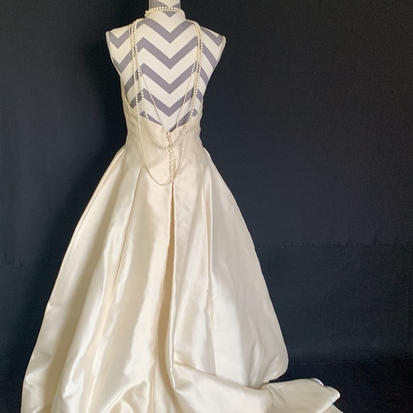 CARMELA SUTERA - Picture 5 of 7